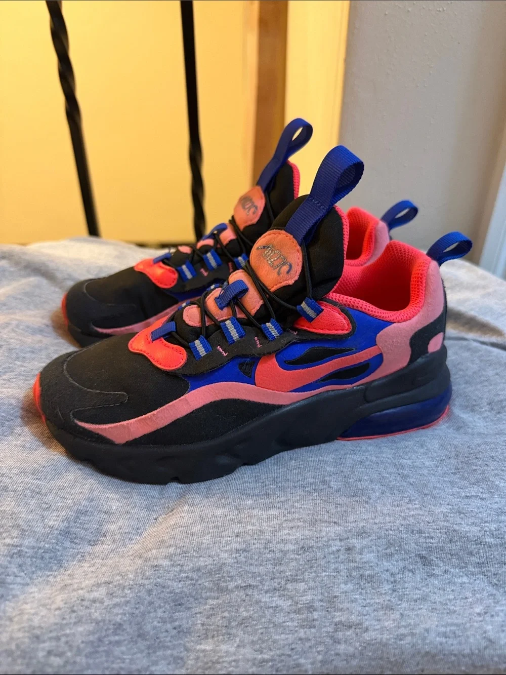 Nike Air 70 in little Girls size 1Y excellent condition
